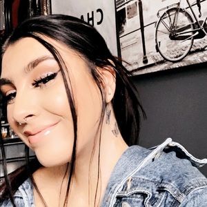 Meet your Posher, Karlie